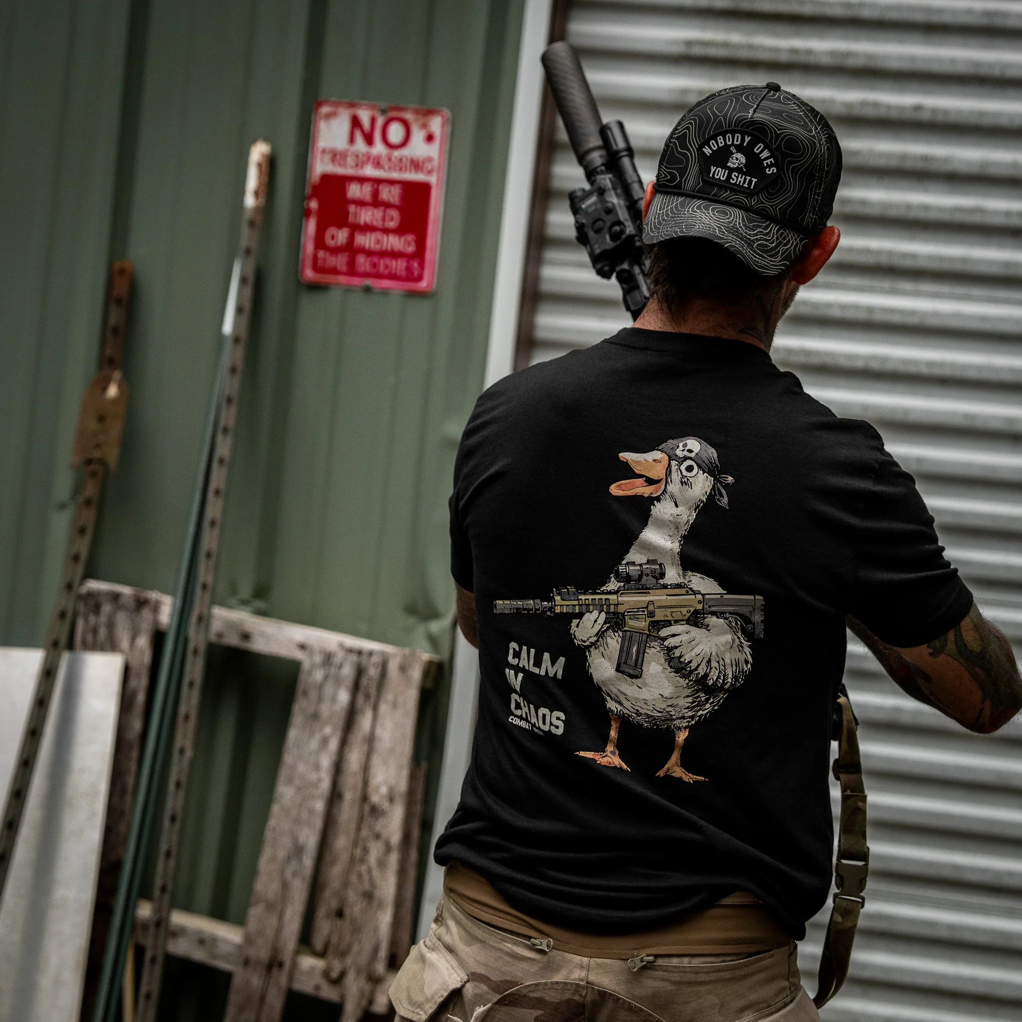 Calm In Chaos Men's T-Shirt - Image 4