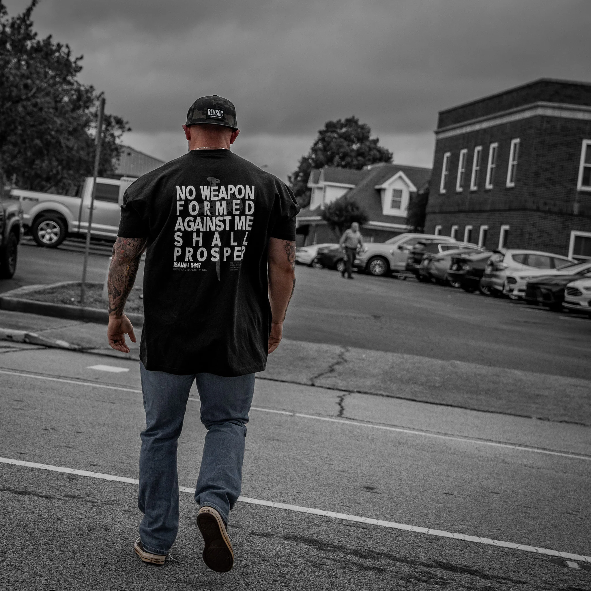 Isiah 54:17 Men's T-Shirt - Image 5