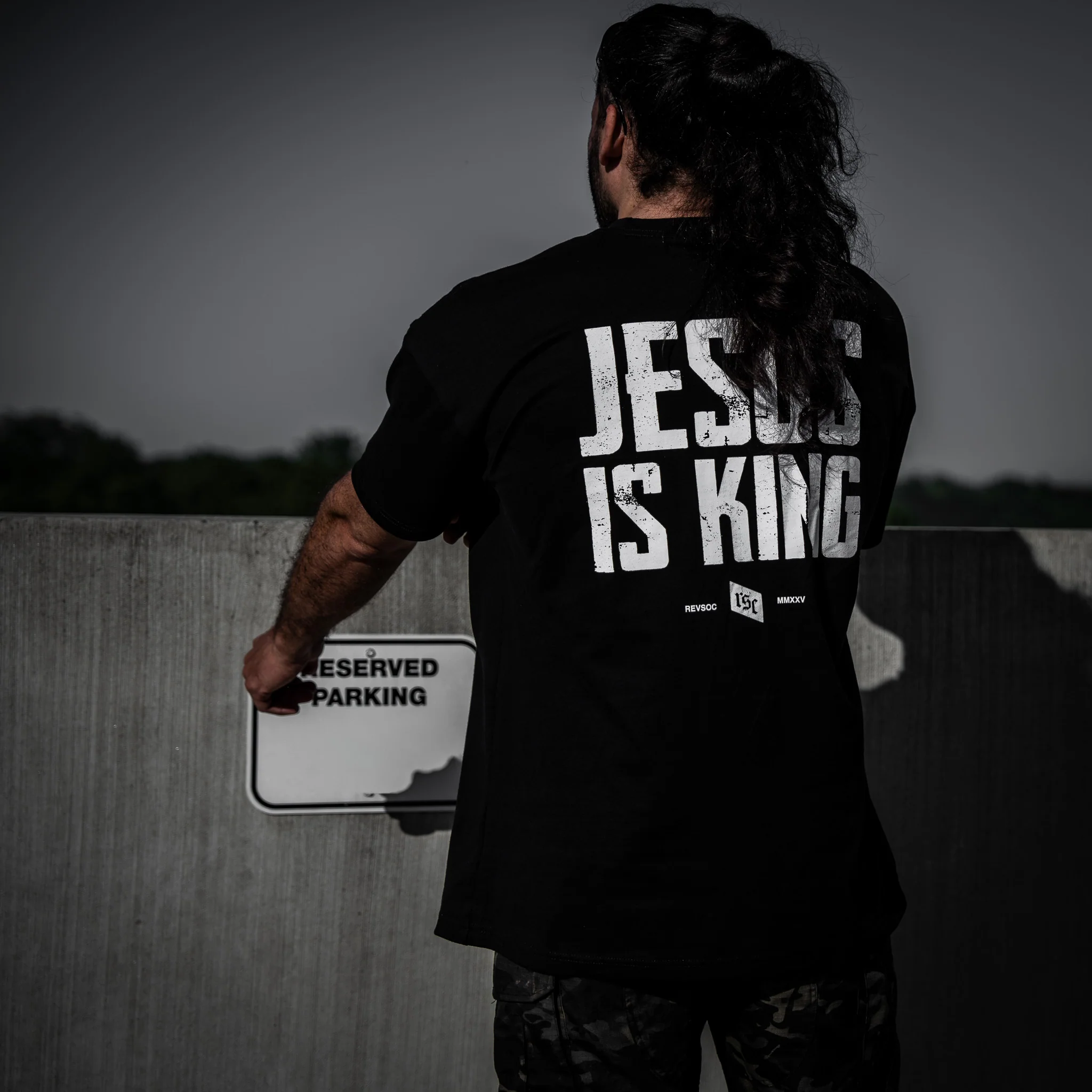 Jesus Is King Heavyweight Men's T-Shirt - Image 9