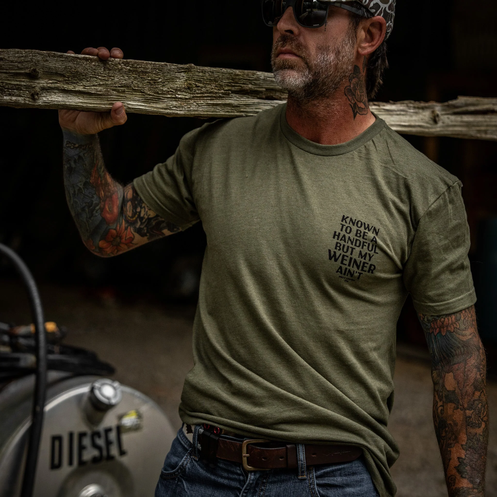 Known To Be A Handful. But My Weiner Ain't Men's T-Shirt - Image 8