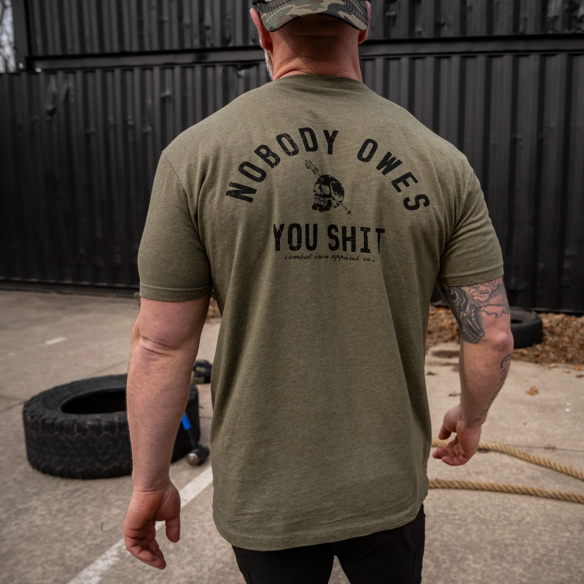 Nobody Owes You Shit Skull Men's T-Shirt - Image 15
