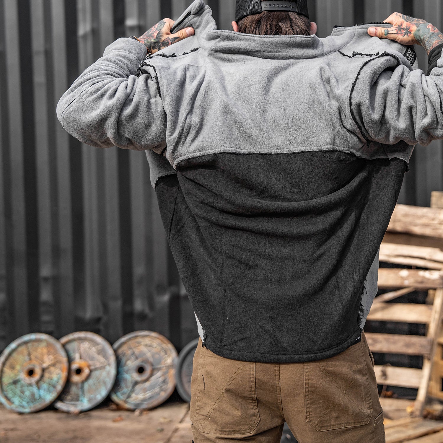Plush Men's Winter Jacket - Image 11