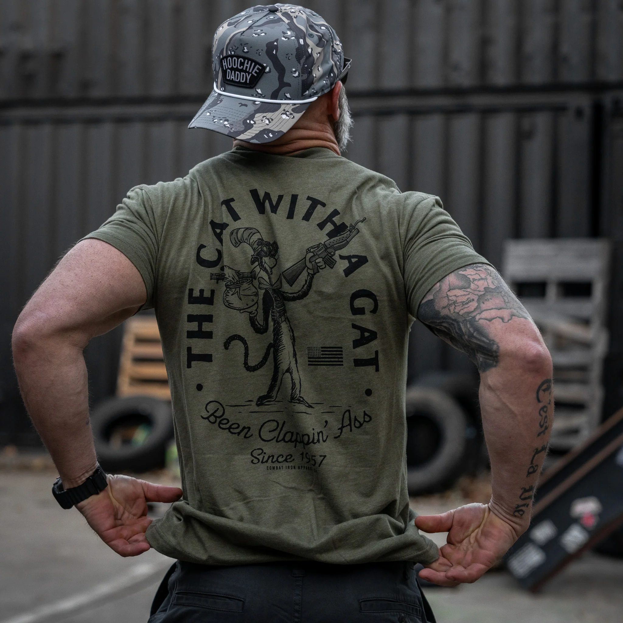 The Cat With A Gat Remix Men's T-Shirt - Image 22